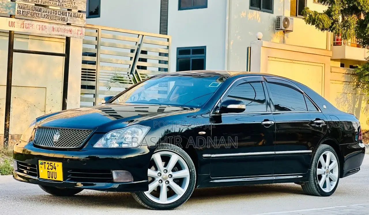 Toyota Crown 2006 Matt Black