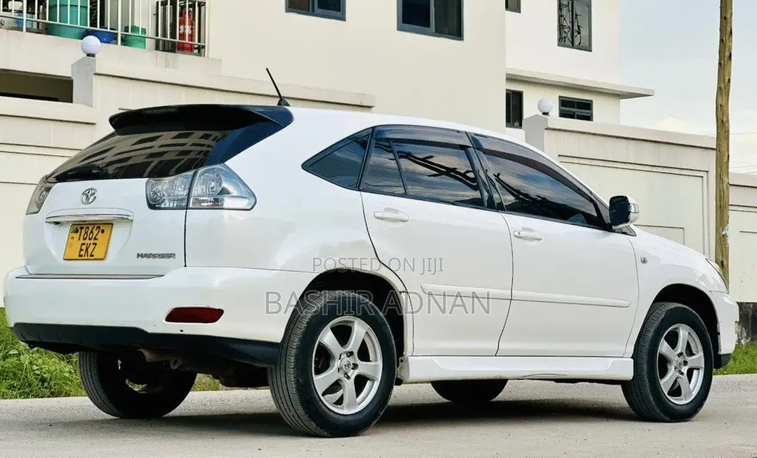 Toyota Harrier 2006 White