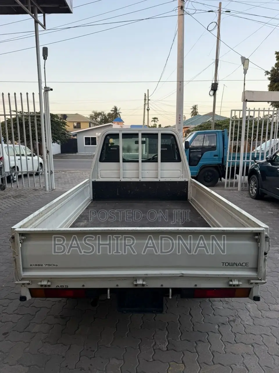 Toyota Townace Truck Chasis(mpya) Injection With 15,732km(original).