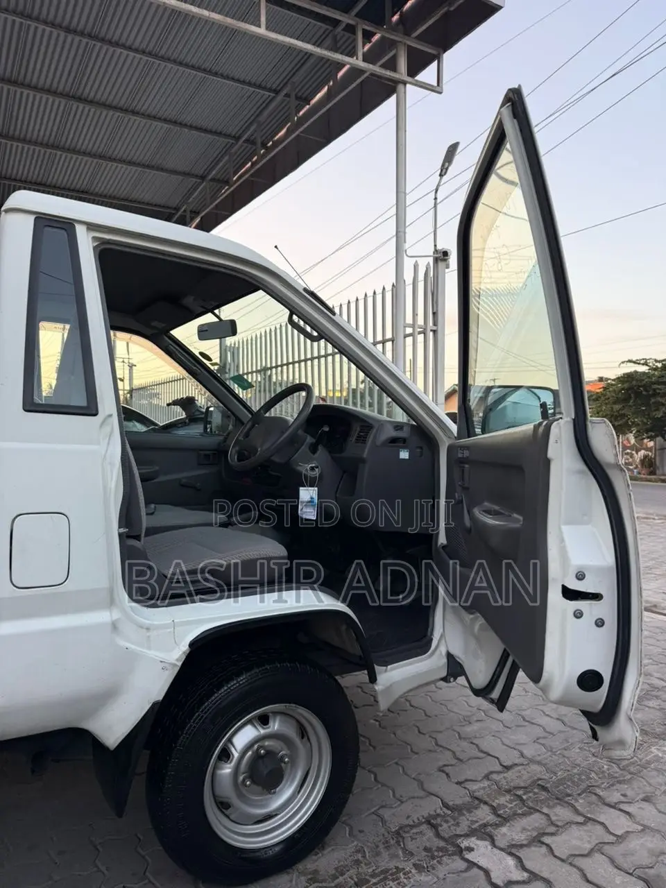 Toyota Townace Truck Chasis(mpya) Injection With 15,732km(original).