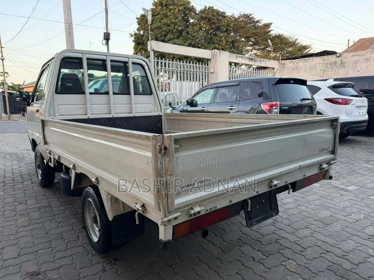 Toyota Townace Truck Chasis(mpya) Injection With 15,732km(original).