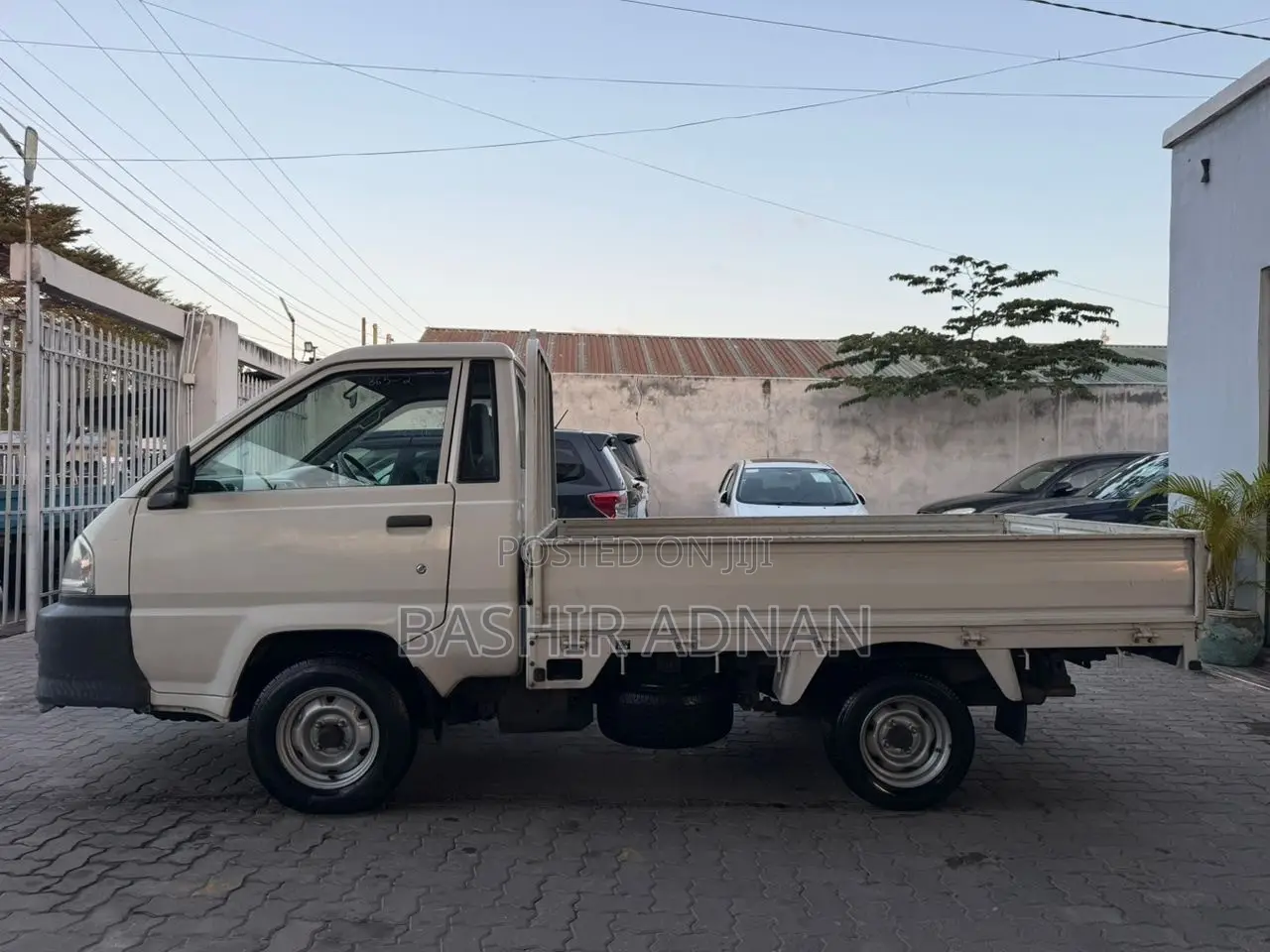 Toyota Townace Truck Chasis(mpya) Injection With 15,732km(original).