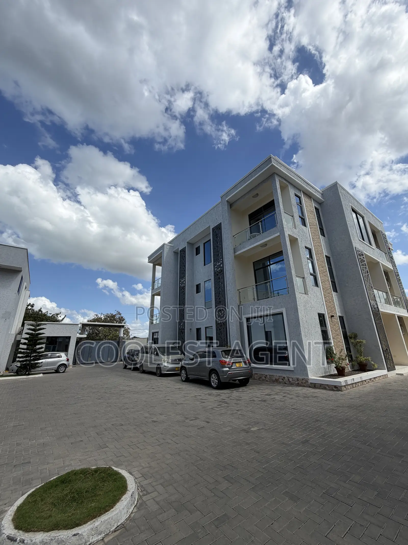 Furnished 2bdrm Apartment in Coolest Estate, Oyster Bay for rent
