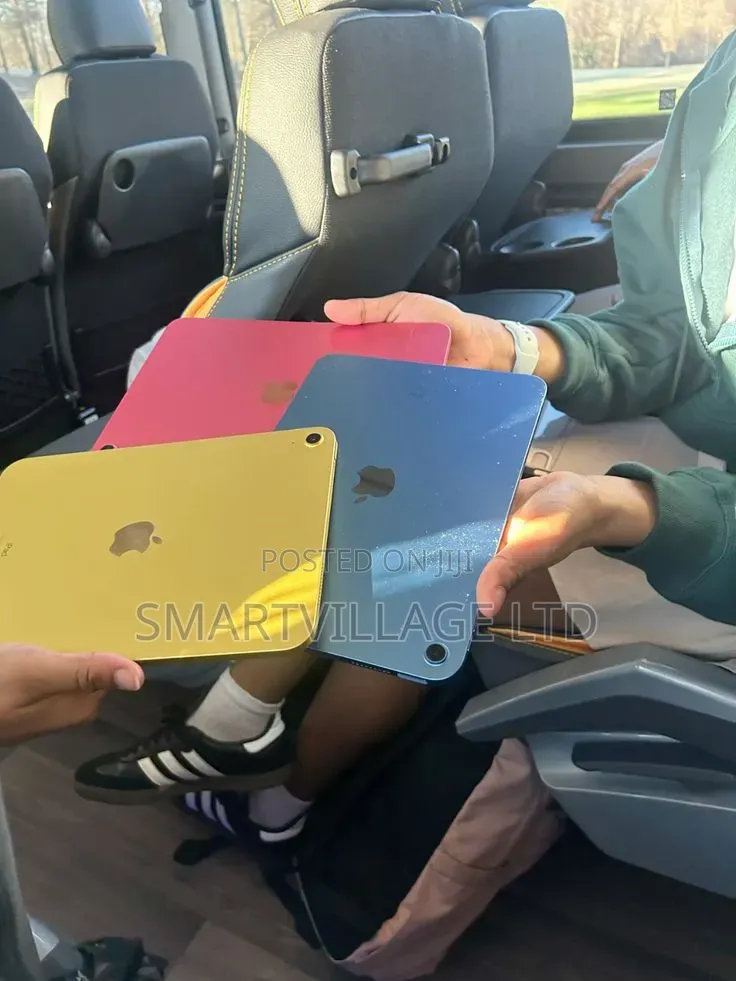 New Apple iPad (2025) 128 GB Yellow