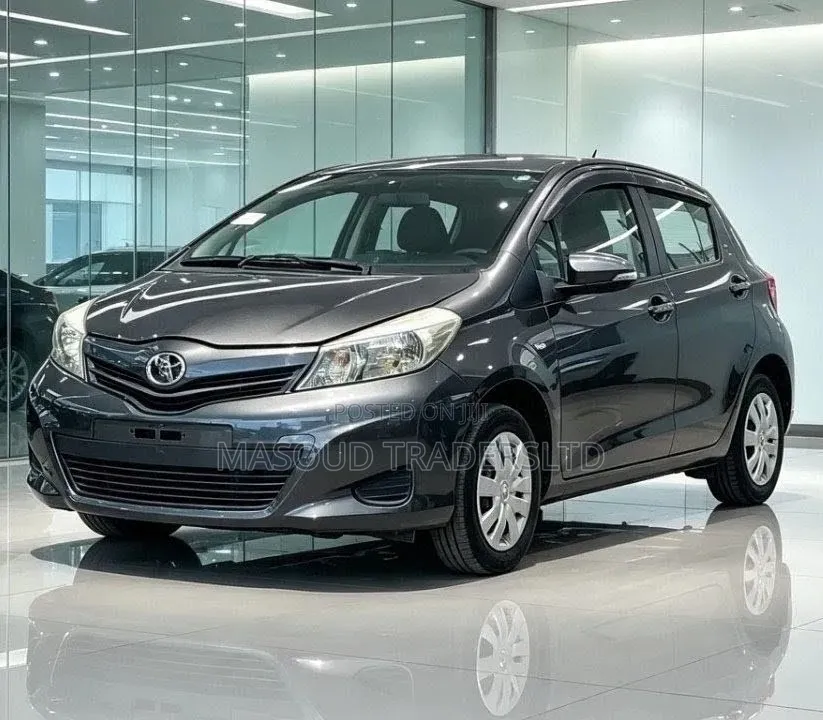 Toyota Vitz 2011 Gray