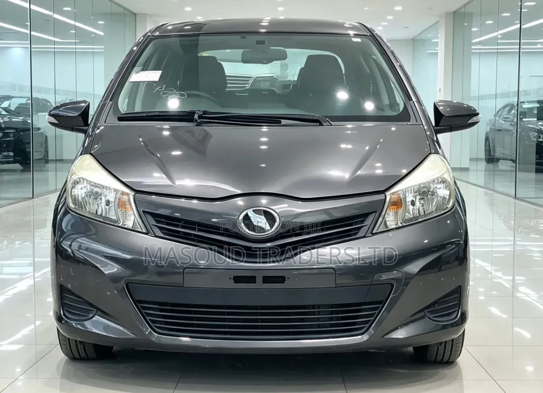 Toyota Vitz 2011 Gray