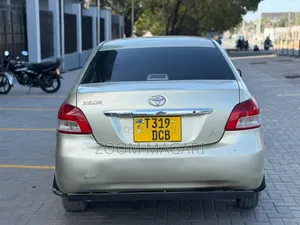 Toyota Belta 2006 Green