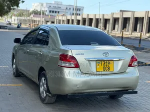 Toyota Belta 2006 Green
