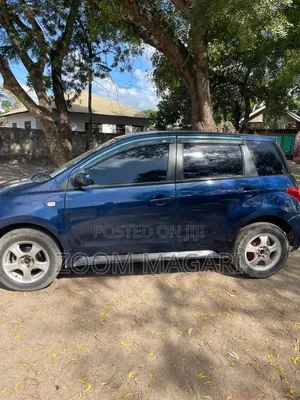Toyota IST 2004 Blue