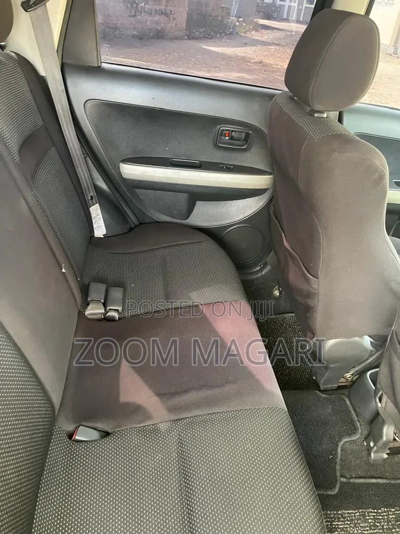 Toyota IST 2004 Blue