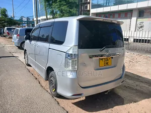 Toyota Noah 2008 Silver