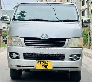 Toyota HiAce 2005 Silver