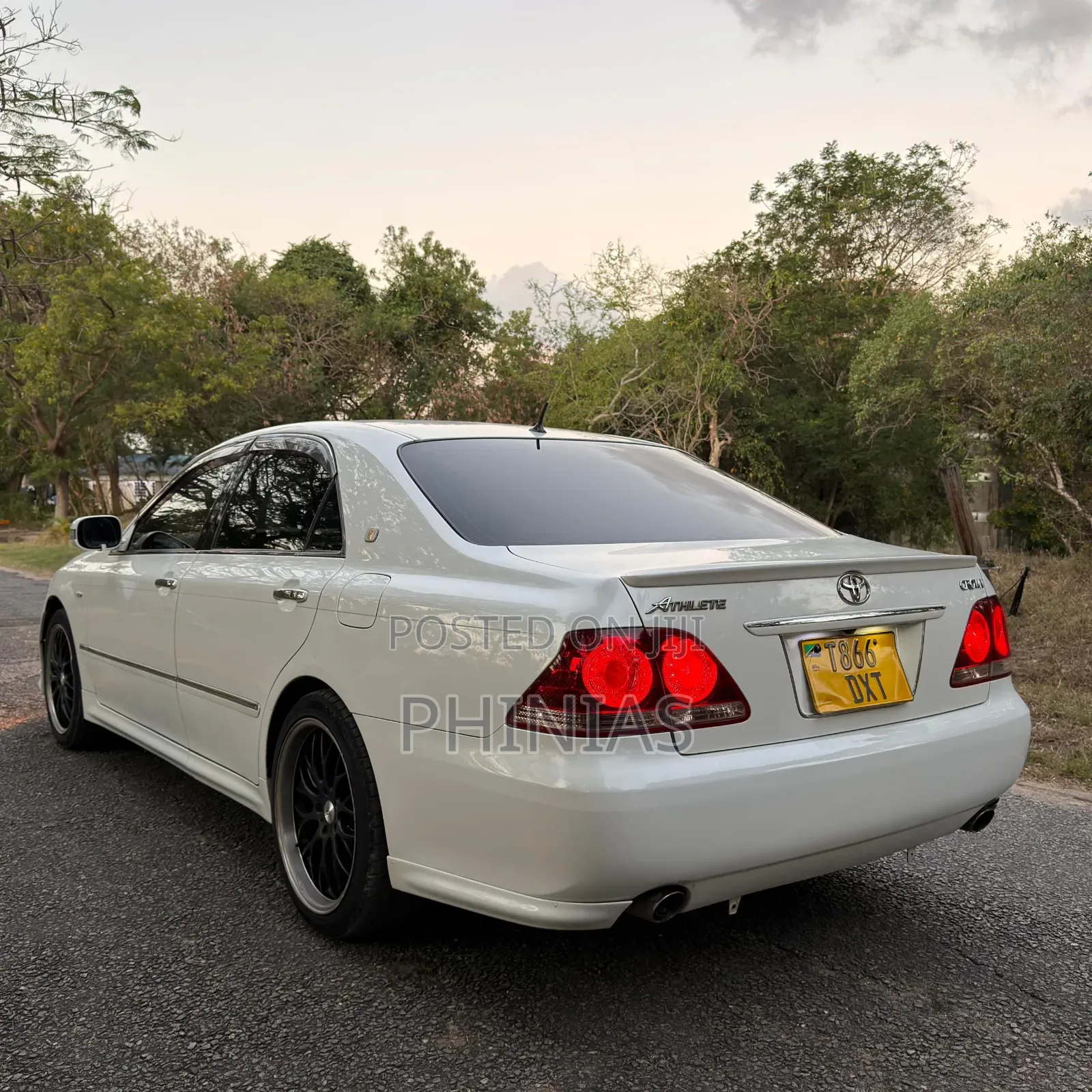 Toyota Crown 2006 White