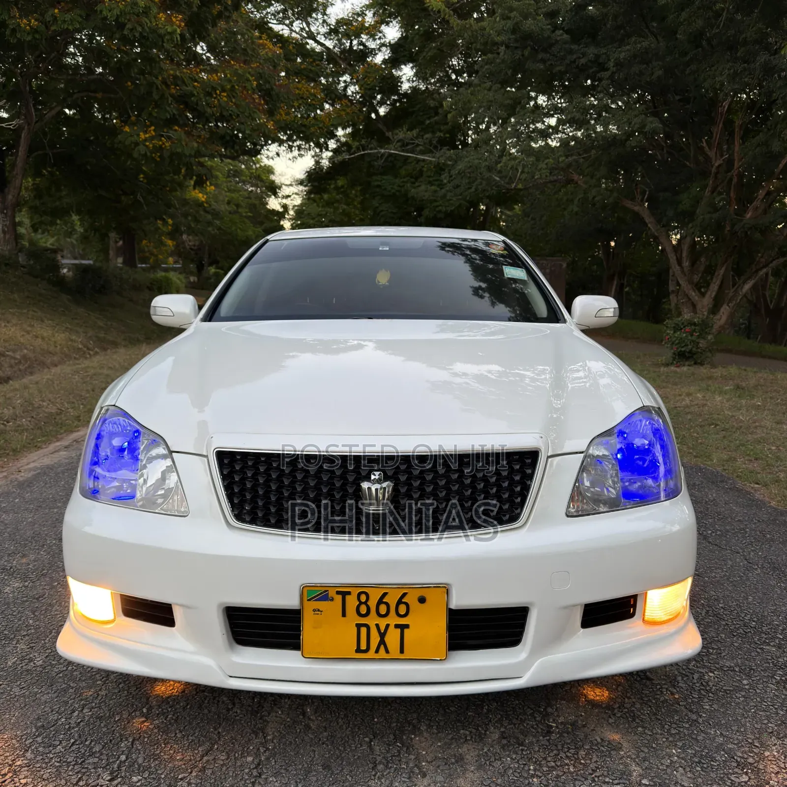 Toyota Crown 2006 White