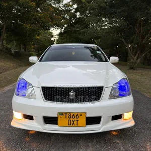 Toyota Crown 2006 White