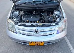 Toyota IST 2004 Silver