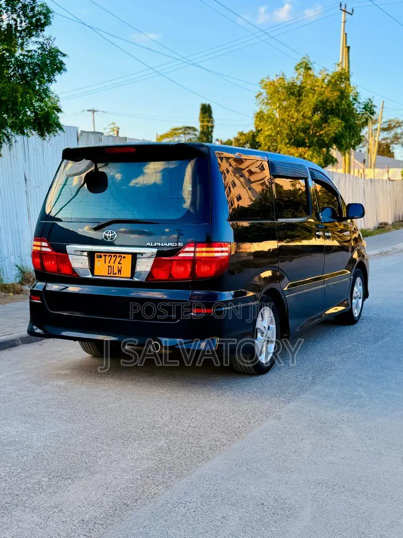 Toyota Alphard 2.4 Petrol AWD 2003 Black
