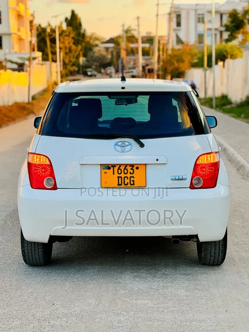 Toyota IST 2006 White