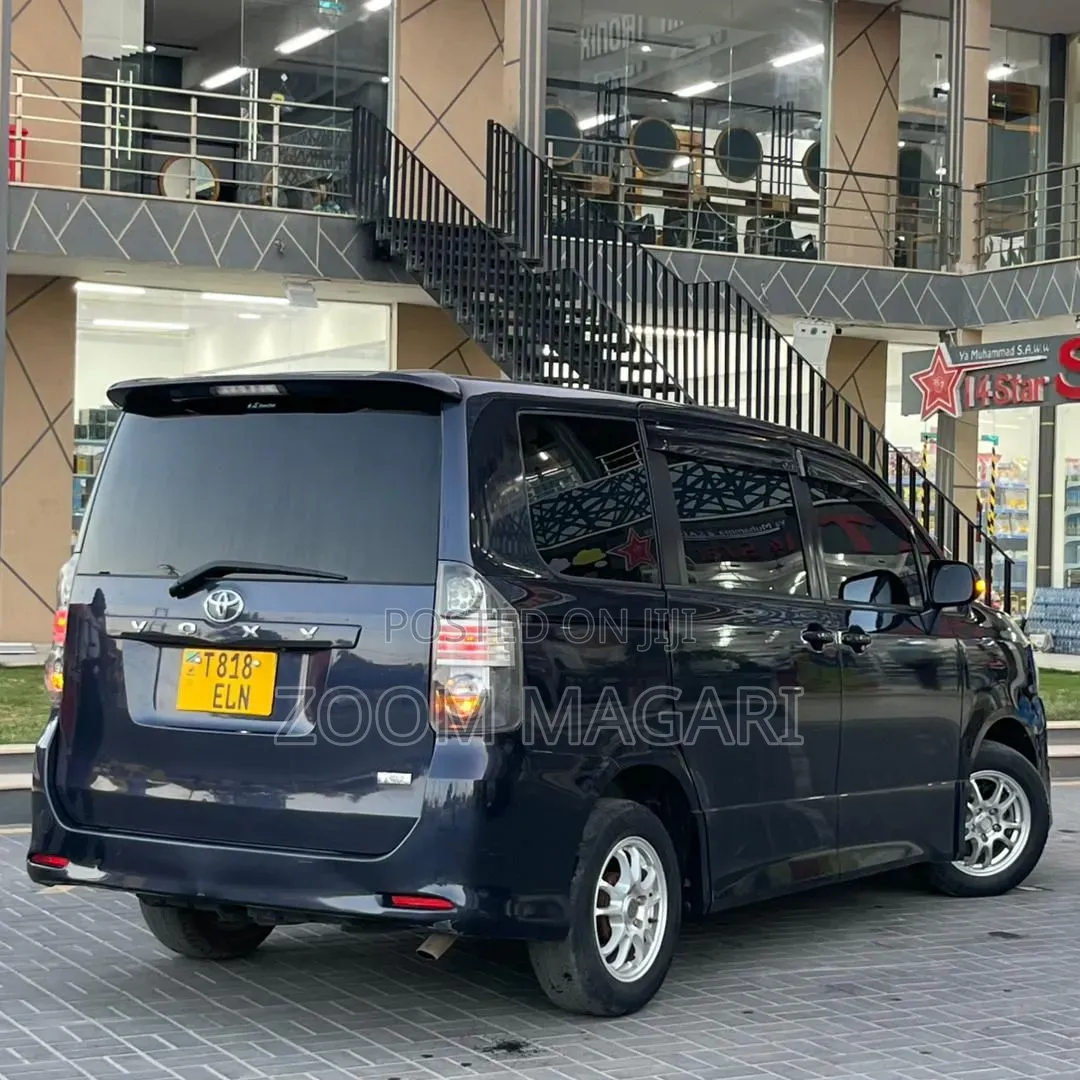 Toyota Voxy 2009 Black