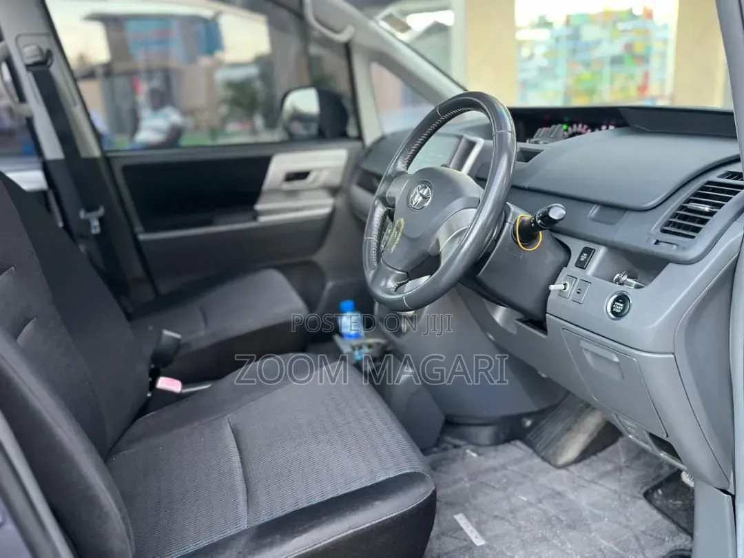 Toyota Voxy 2009 Black