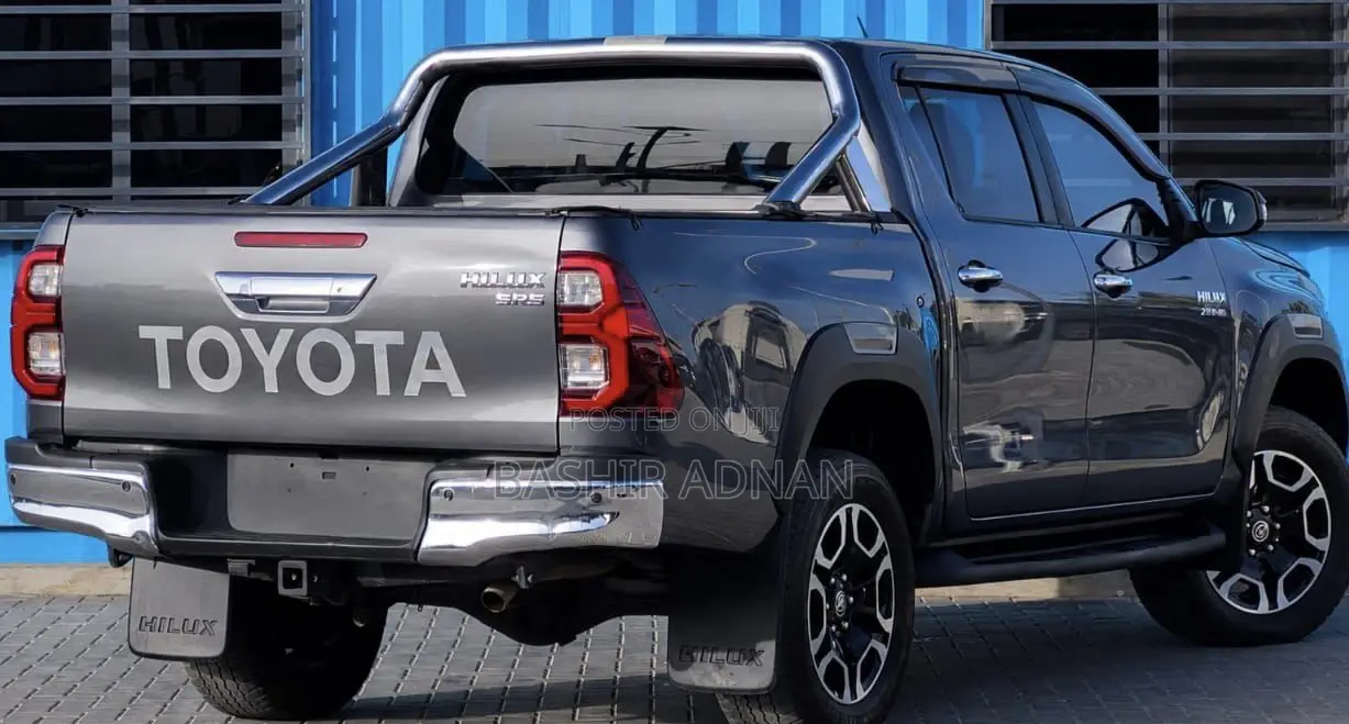 Toyota Hilux 2021 Gray