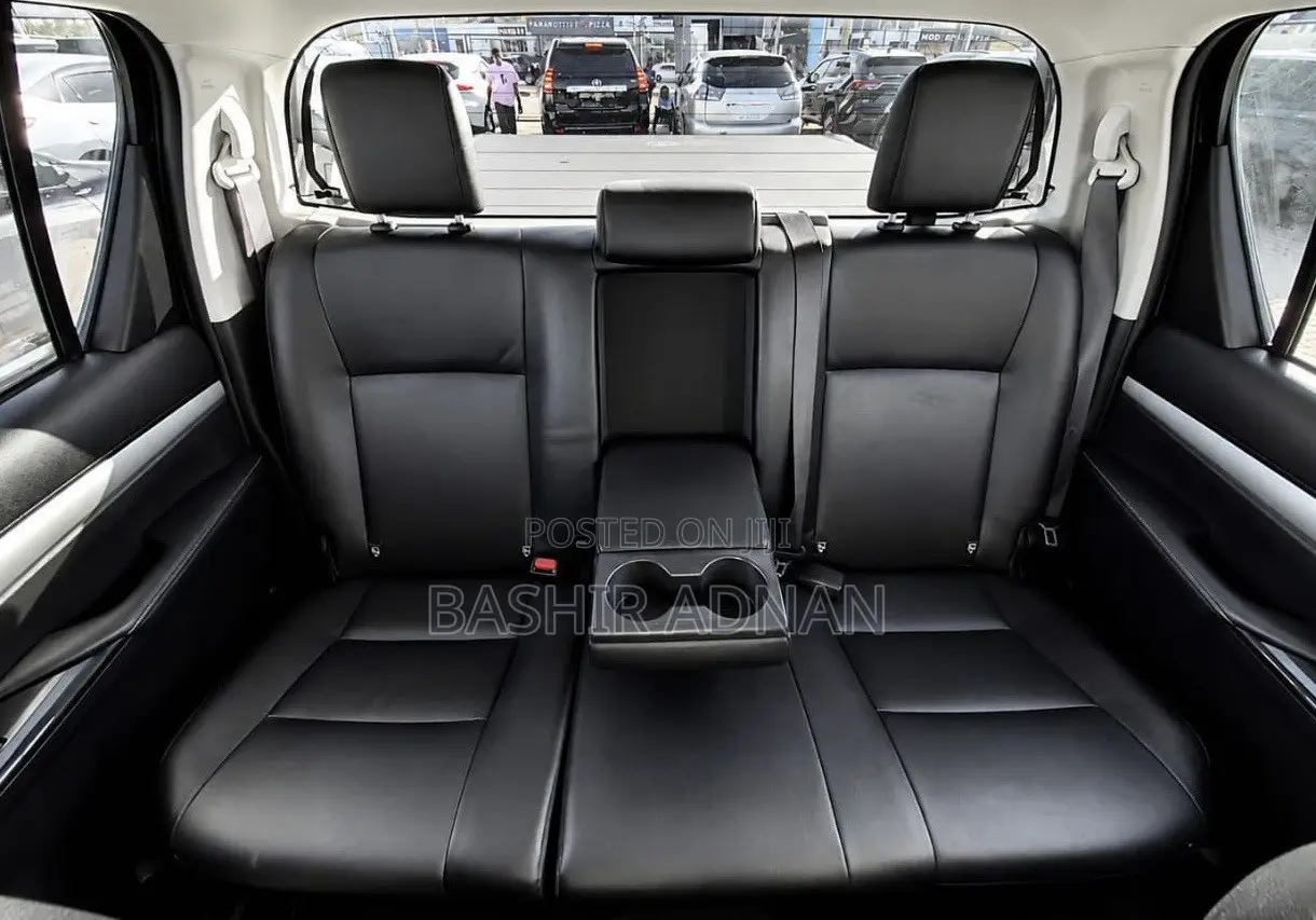 Toyota Hilux 2021 Gray