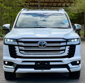 Toyota Land Cruiser 2025 White