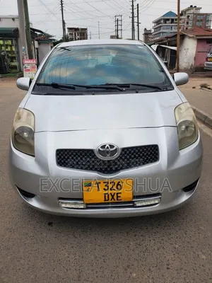 Toyota Vitz 2006 Silver