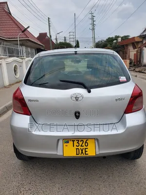 Toyota Vitz 2006 Silver