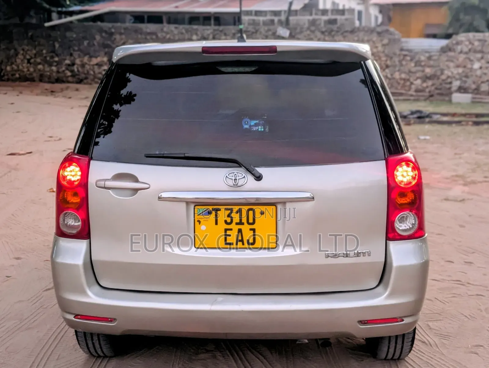 Toyota Raum 2003 Silver
