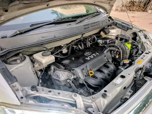 Toyota Raum 2003 Silver