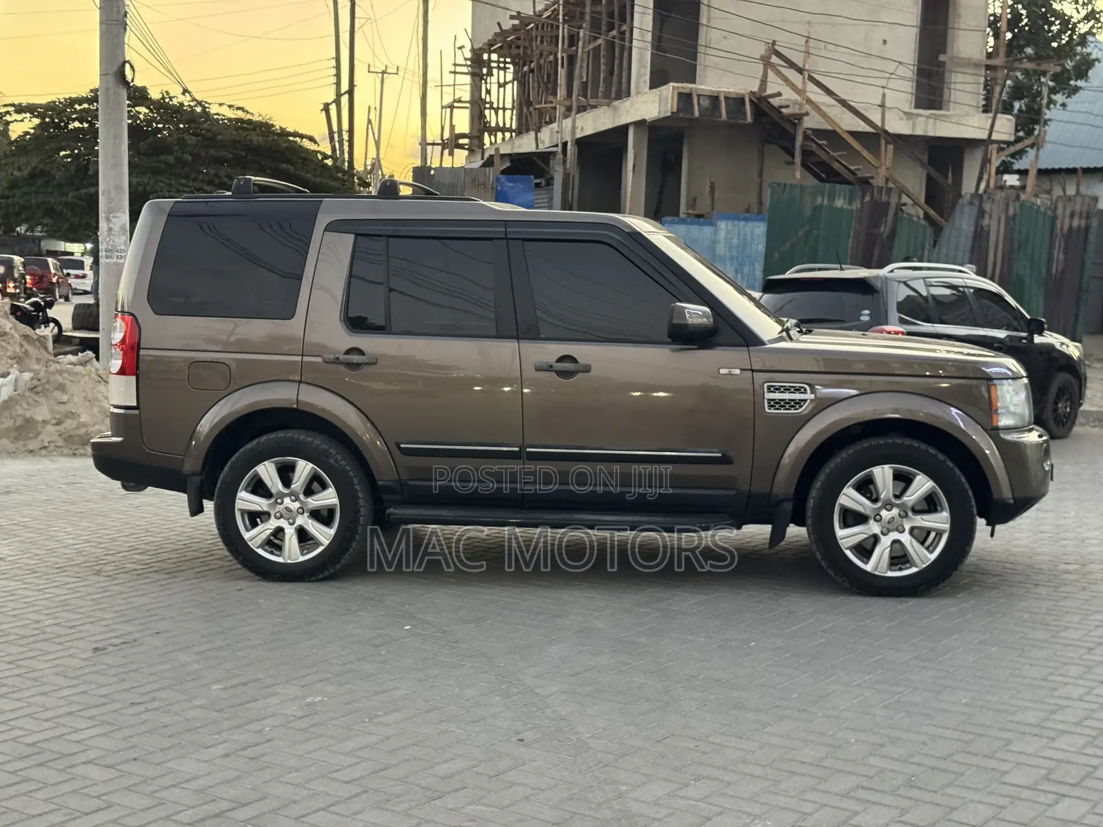 Land Rover Discovery 2013 Gray