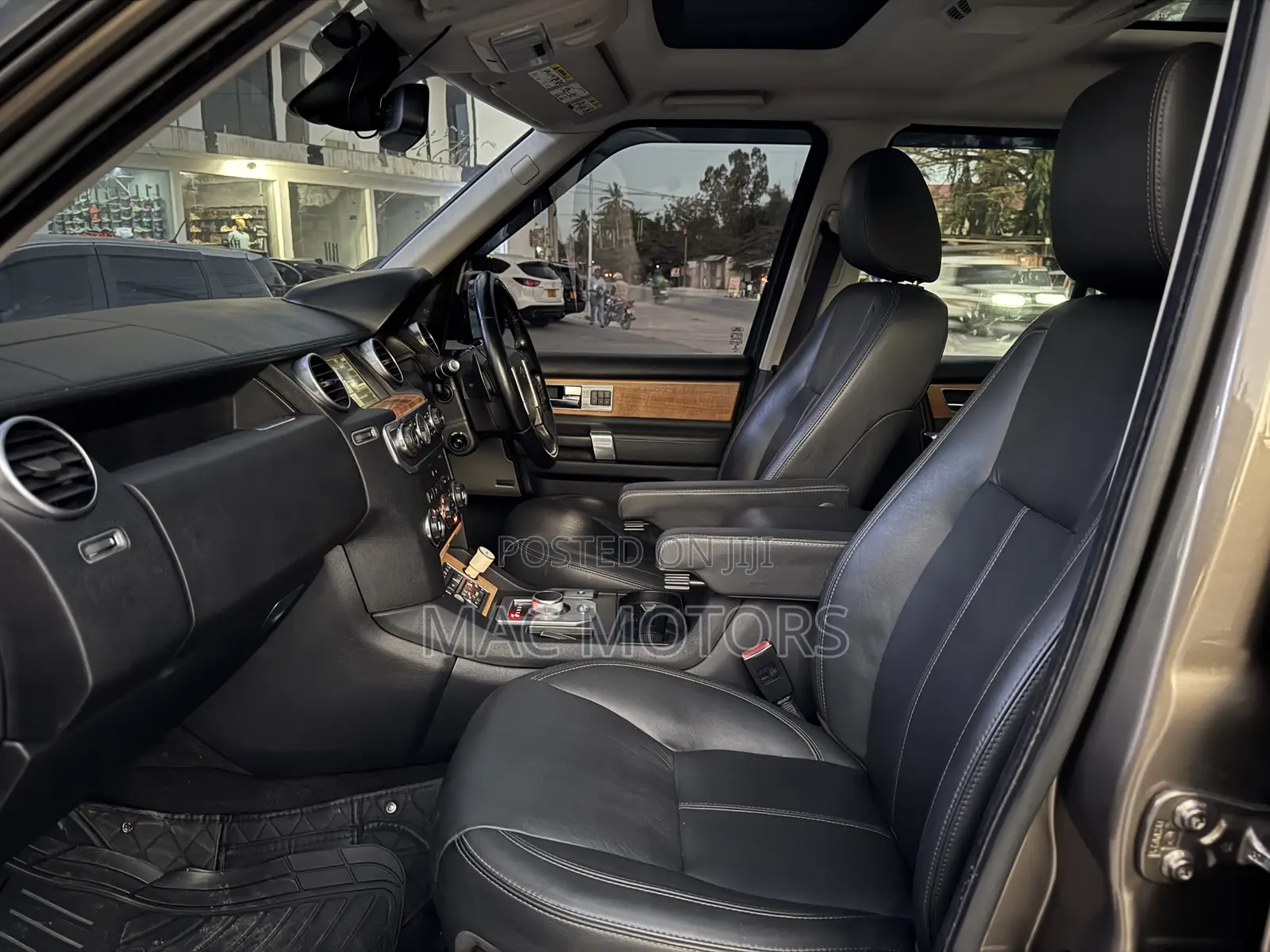 Land Rover Discovery 2013 Gray
