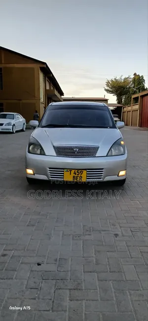 Toyota Opa 2000 Silver
