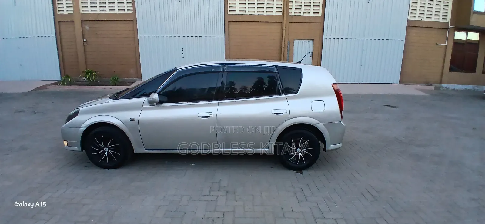 Toyota Opa 2000 Silver