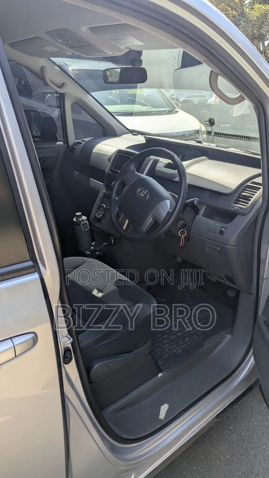 New Toyota Noah 2.0 158hp FWD (7 Seater) 2008 Silver