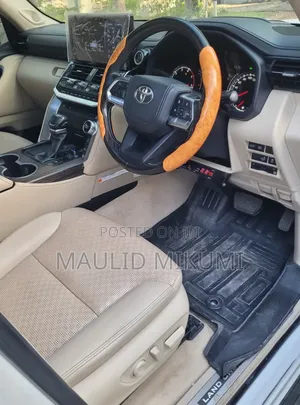 Toyota Land Cruiser 2023 White