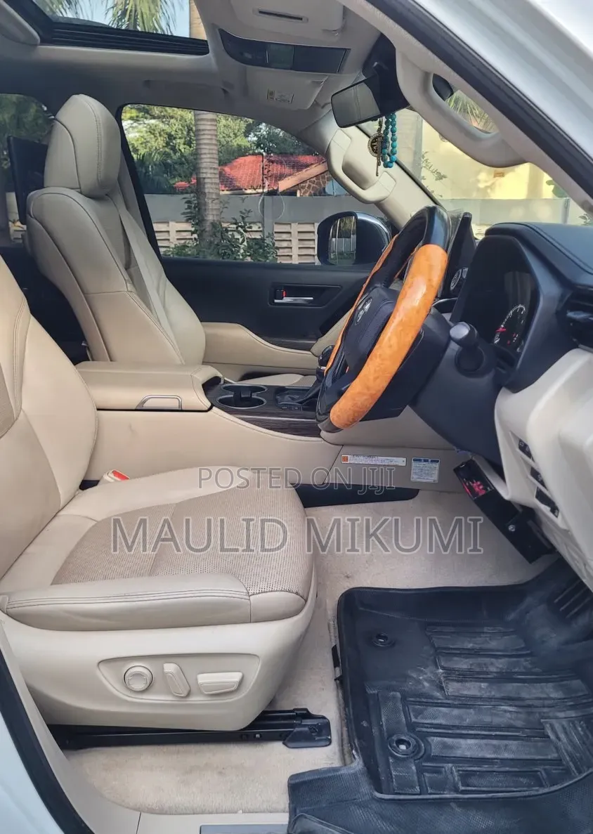 Toyota Land Cruiser 2023 White