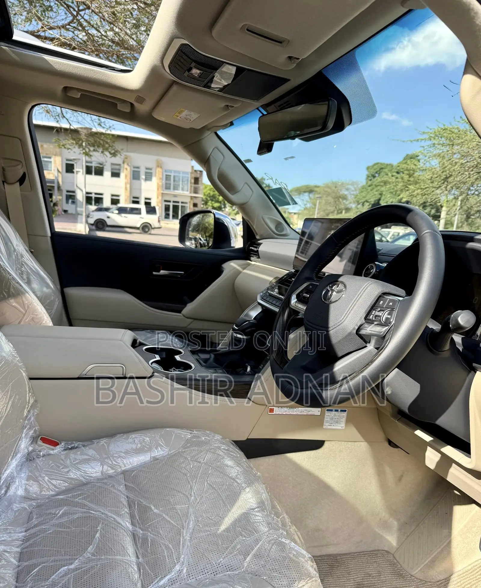Toyota Land Cruiser LC300 2025 Pearl