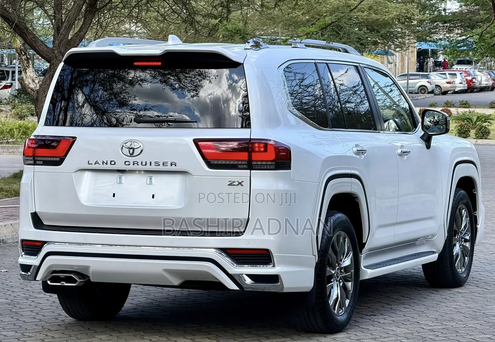 Toyota Land Cruiser LC300 2025 Pearl
