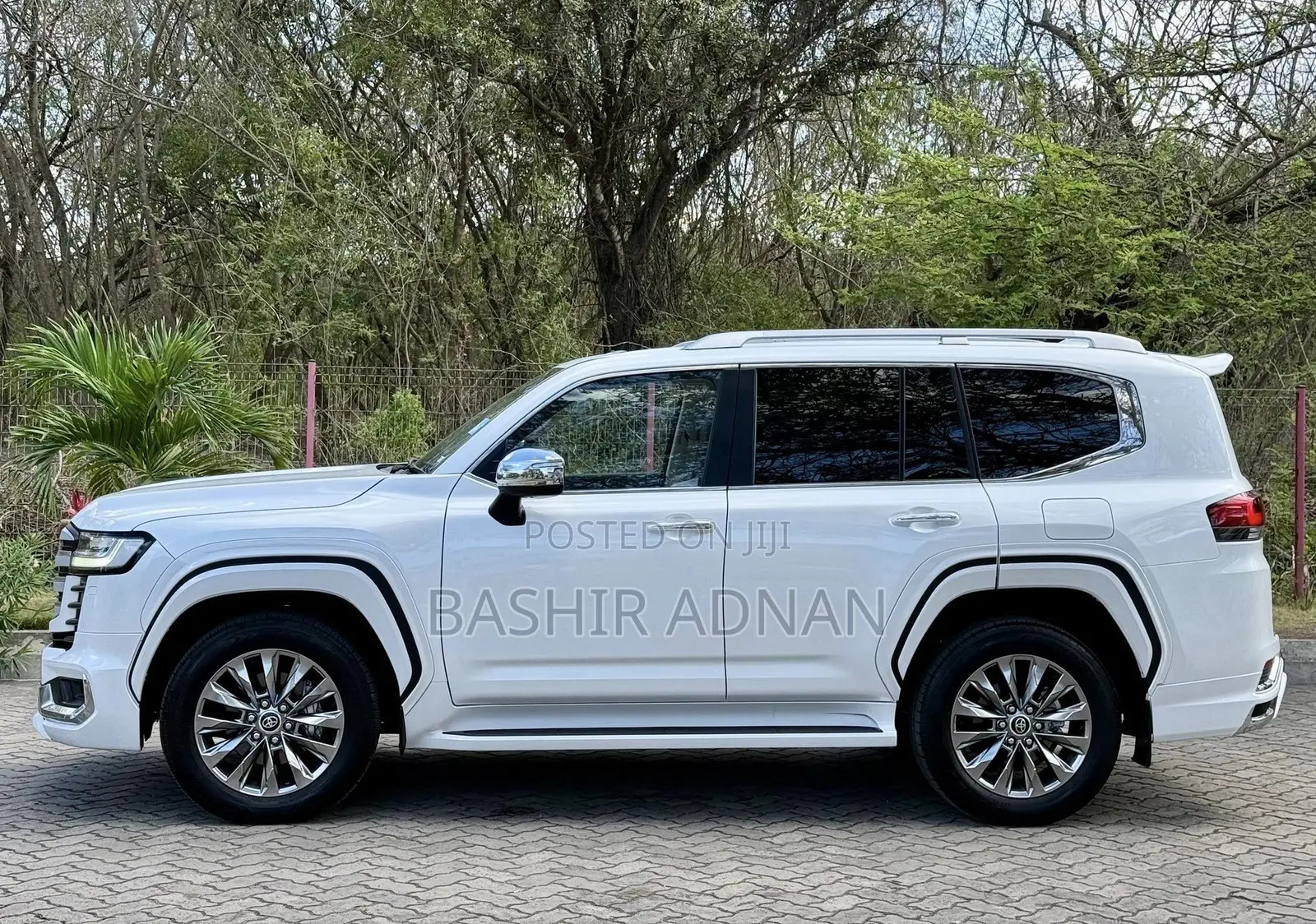 Toyota Land Cruiser LC300 2025 Pearl