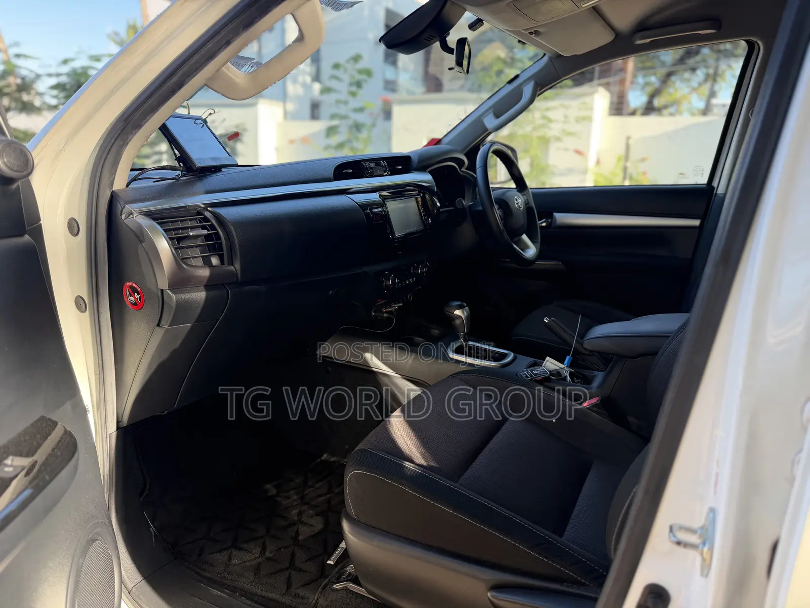 Toyota Hilux 2.4 Diesel 2020 White