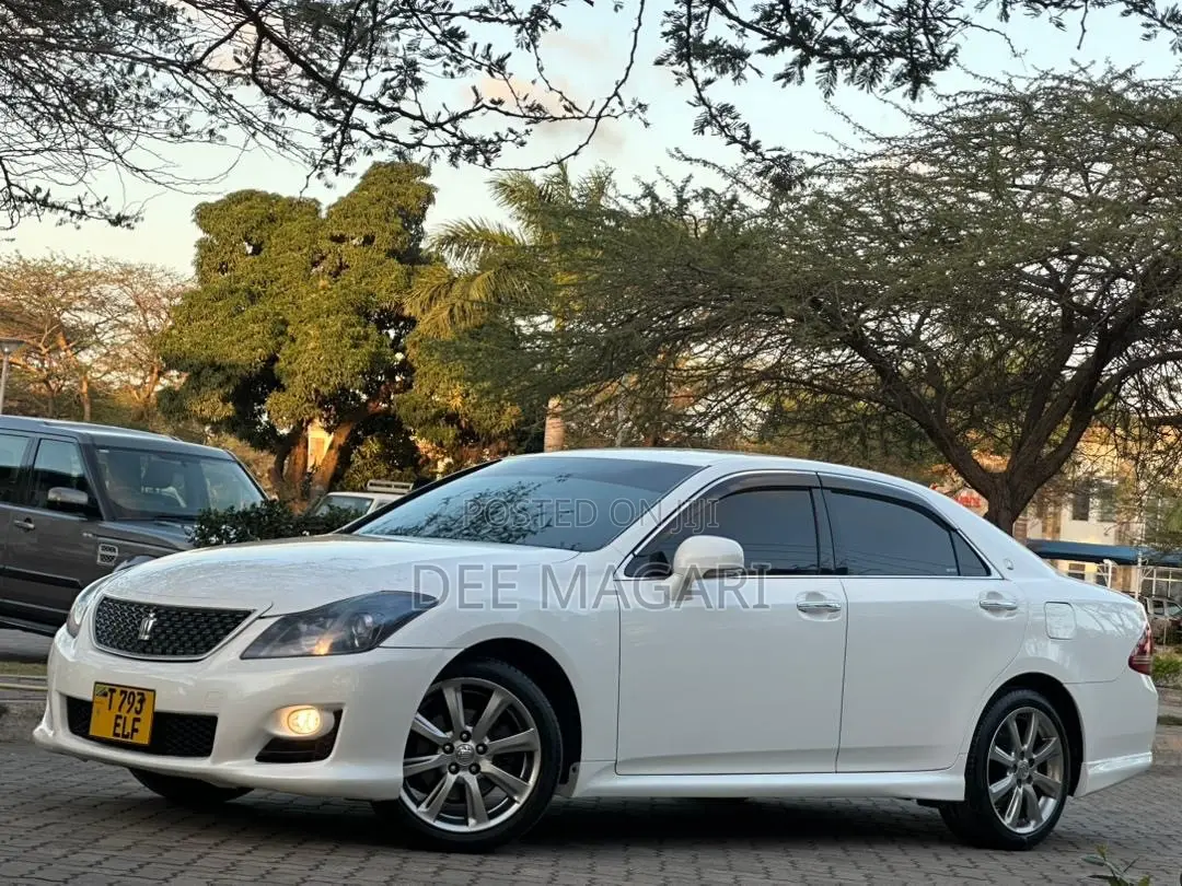 Toyota Crown 2008 White