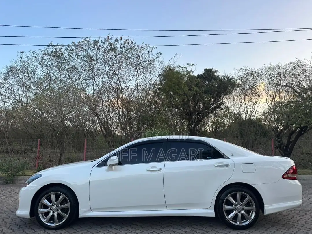 Toyota Crown 2008 White