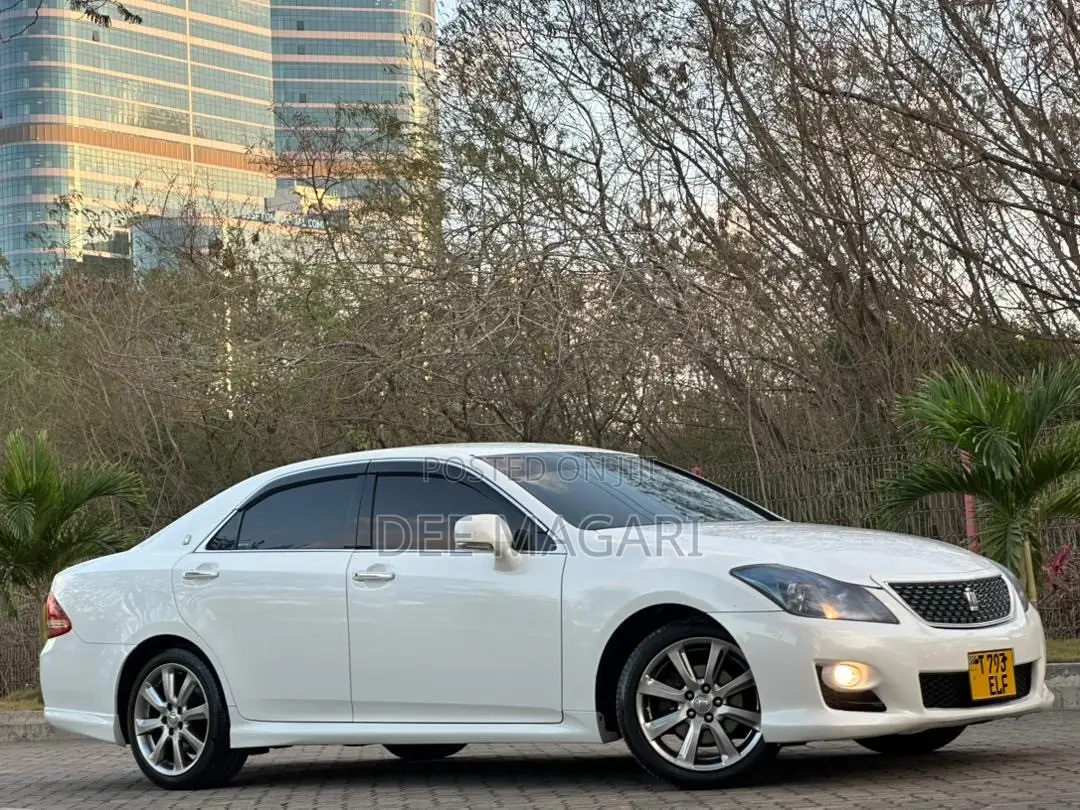 Toyota Crown 2008 White