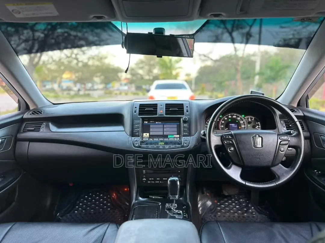 Toyota Crown 2008 White