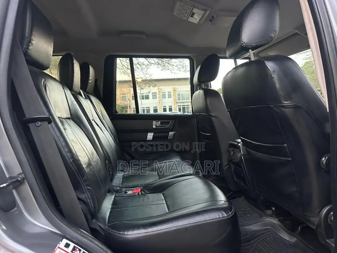 Land Rover Discovery 2011 Gray