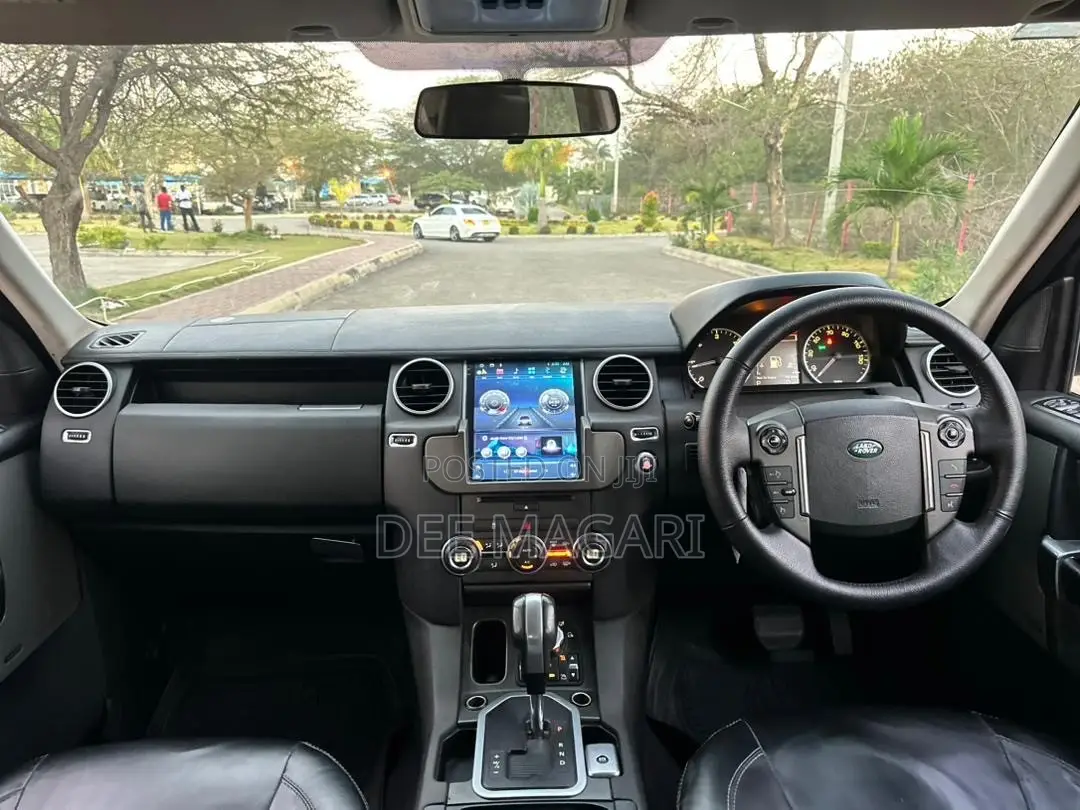 Land Rover Discovery 2011 Gray