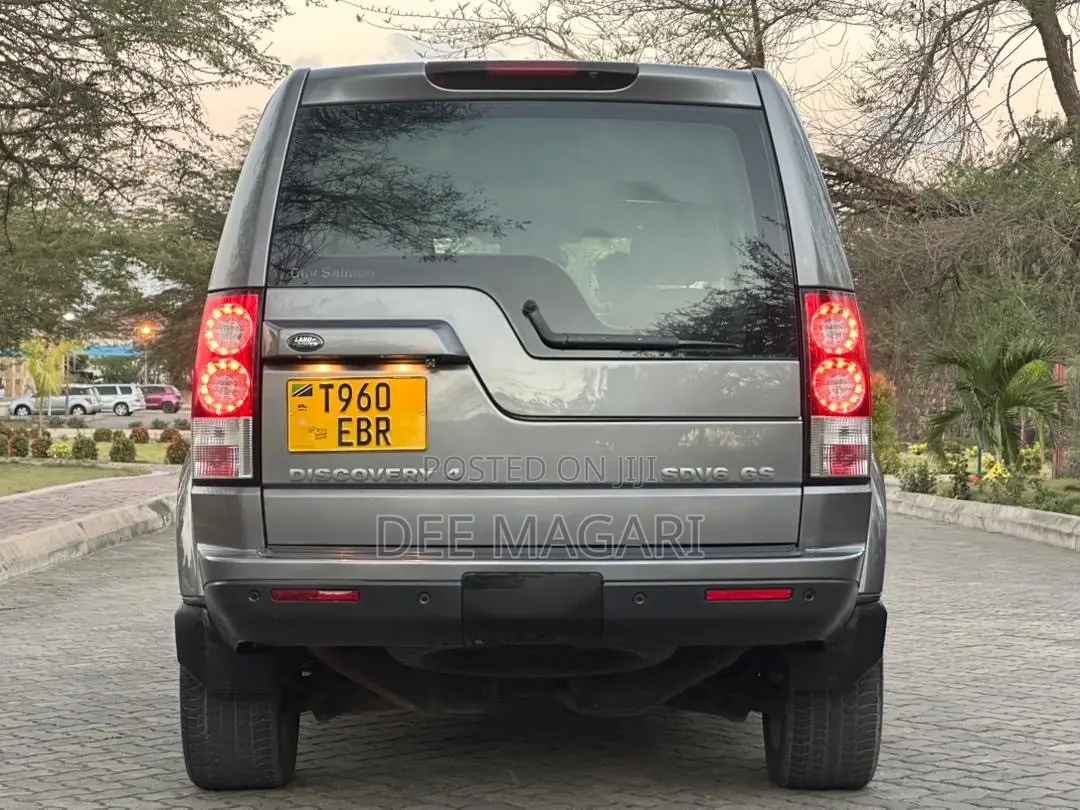 Land Rover Discovery 2011 Gray