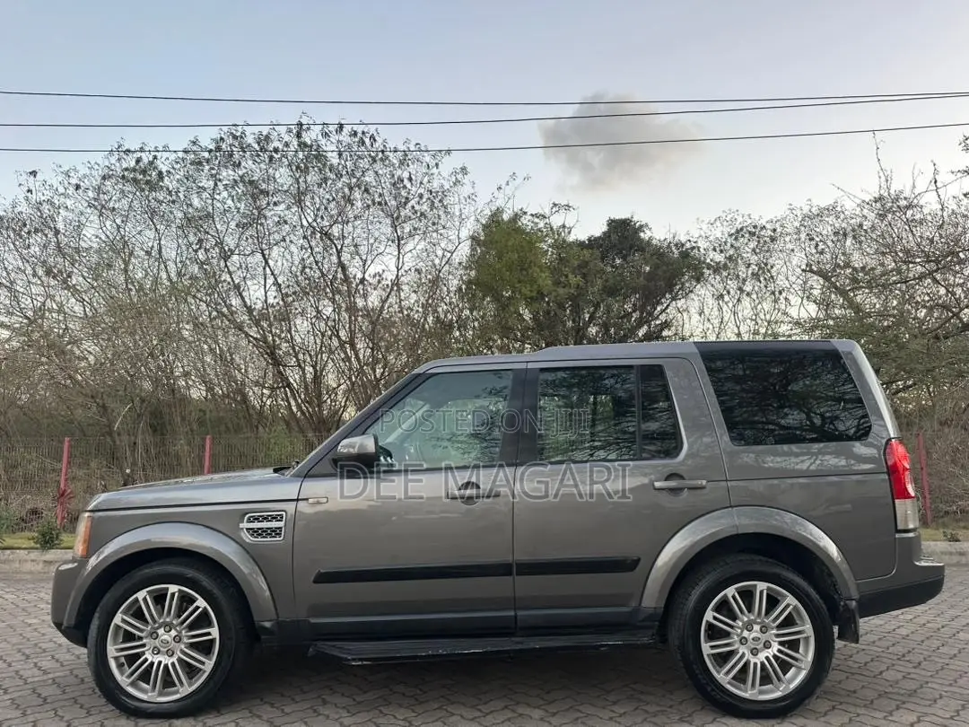 Land Rover Discovery 2011 Gray
